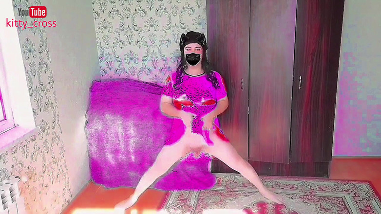 Kitty_Cross: Jsem roztomilá ladyboy v minisukni a mém bílém krásném těle