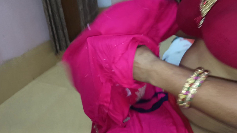 Hot poonam69: Kakak ipar mengambil saudara iparnya dan mencium kontolnya