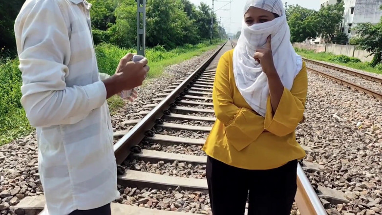 Indian Teen Girl's: Seks na świeżym powietrzu przyrodni brat i przyrodnia siostra na zewnątrz...
