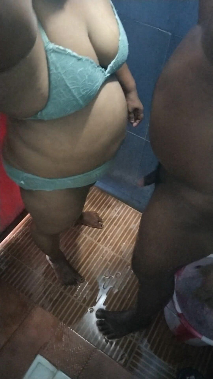Benita sweety: Banyoda Sperm Yutma