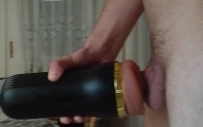 Lukboy92: 用阴户自慰