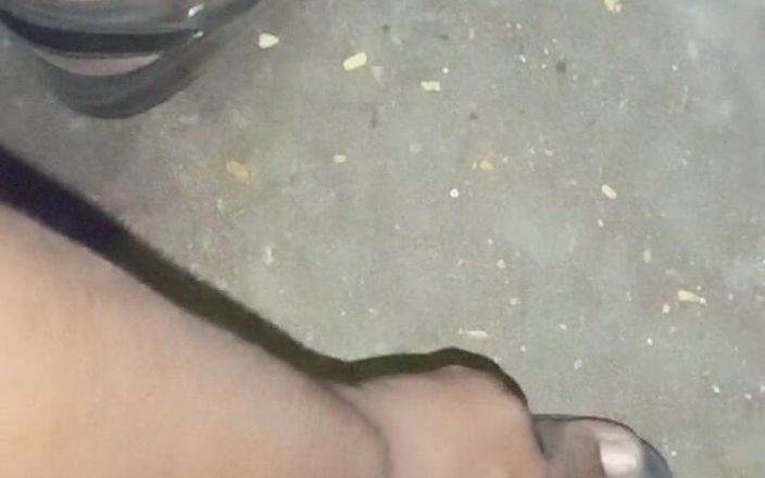 Sweet Indian cock: Venku moje auto na masáži penisu s robertkem kondom