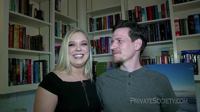 Private Society: Elle préfère le sexe anal
