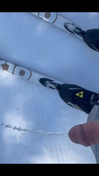 Pissing During a Nordic Ski Session