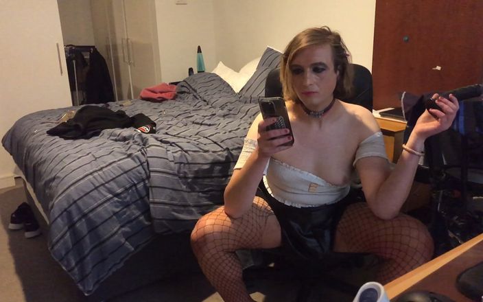 SissyCDMish: Sissycdmish - curvă pe cameră web se fute în cur pe flux