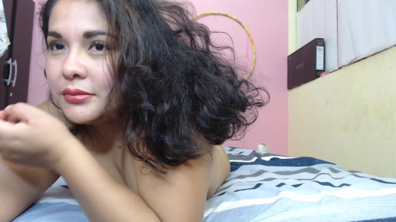 Jsexycouple17: 대학 에 있는 동안 의붓딸의 하이힐을 빨아주는 섹시한 라틴계 여자