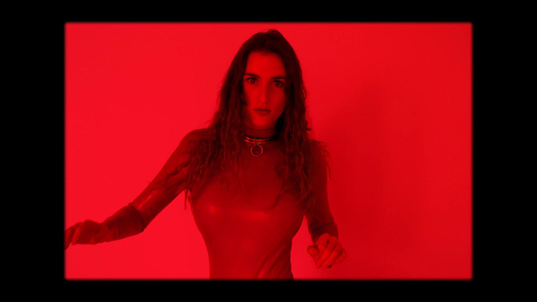 Piper Blush: Red Látex Vid
