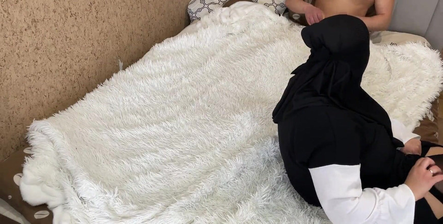 Lux Eva: Vyvrcholení na punčocháče arabské MILFky