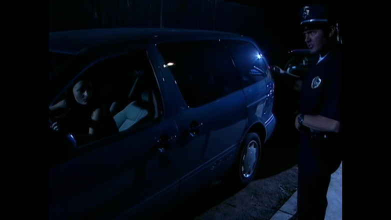 RATATATA!: Daniella Rush kacau keras oleh polisi besar