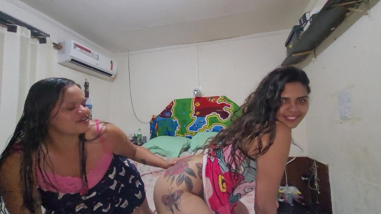 Paty Bumbum: Mary Torres dan Paty Butt Bersama-sama Meminta Susu untuk Anda...