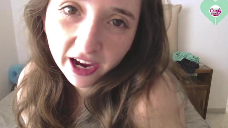 Candy Camille: हॉट लाल अधोवस्त्र के साथ सेक्सी हिलाने के निर्देश