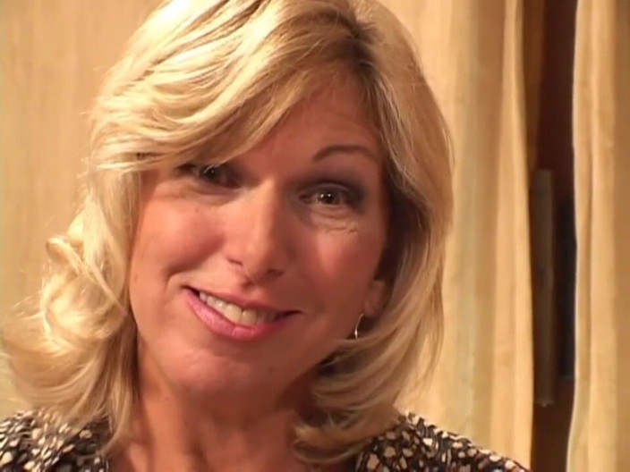 Milf in Love: สาวผมบลอนด์ MILF ชอบควยใหญ่ยัดหีและปาก