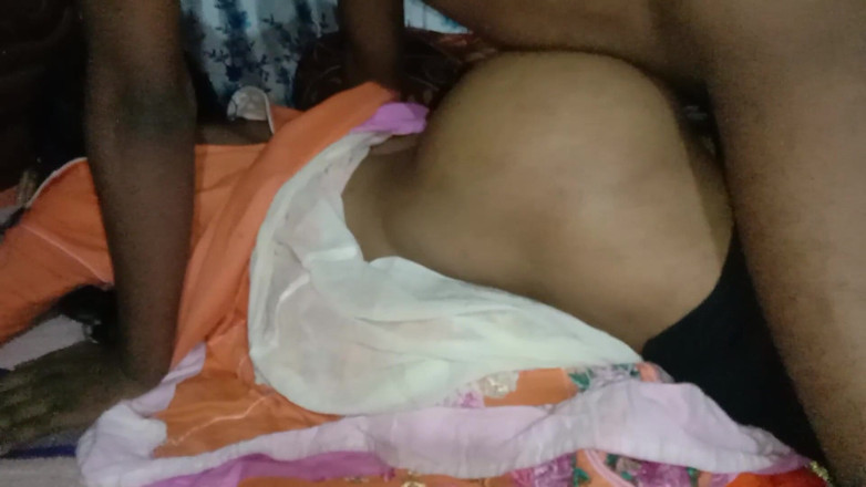 Deshi women: Kali pertama seks teman wanita kolej saya datang ke rumah...