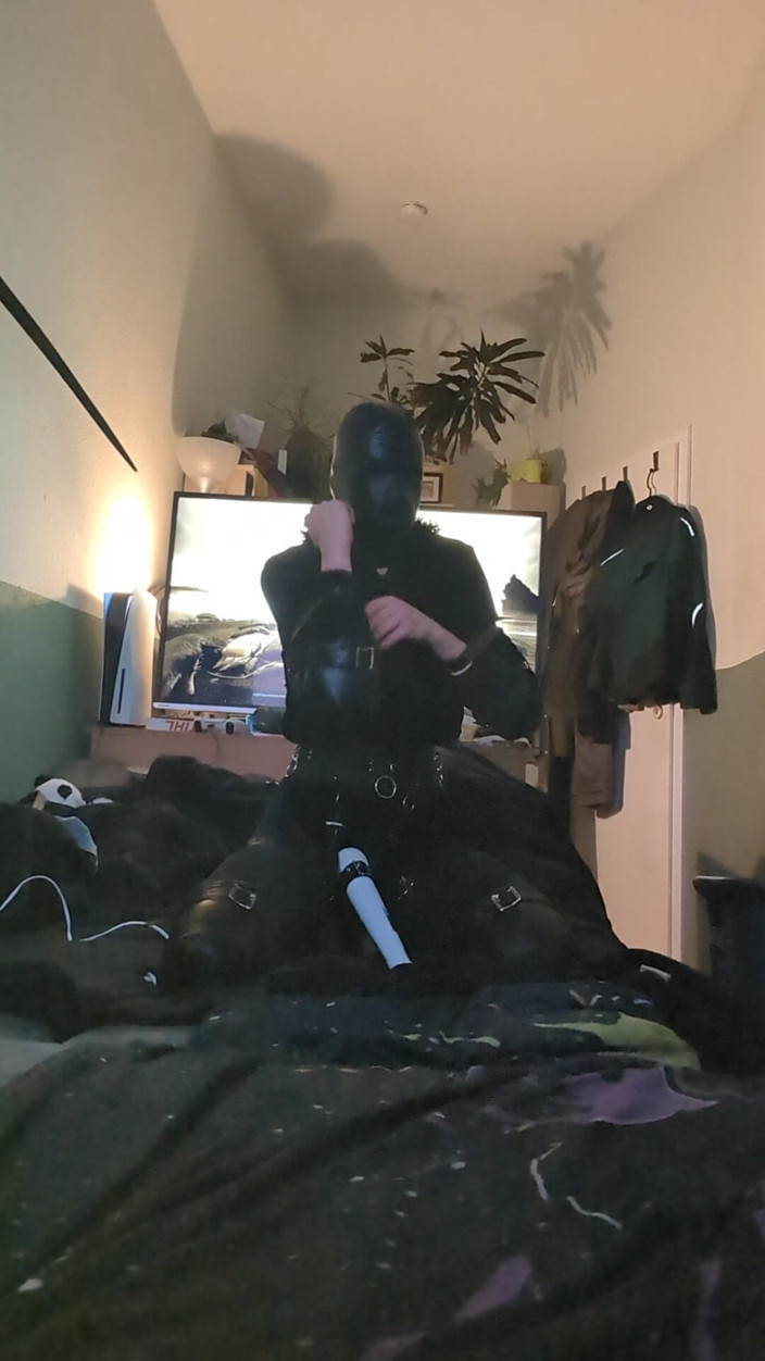 AJ_the_catgirl: Petuit Wiht Hood Weile vibrovaný selfbondage