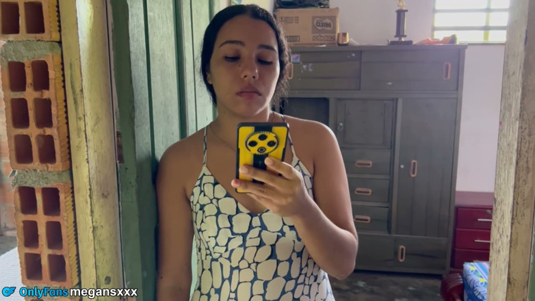 MeGanSxx: O Mi Paghi O Ti Porto Io, Decidi Tu