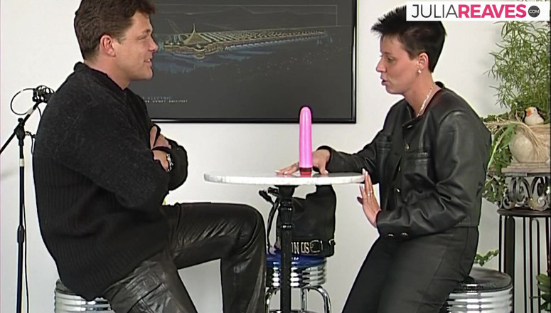 Retro German Casting Tour: Une bombasse sexy se penche en se faisant baiser avec...