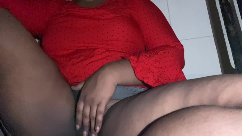 Angoori: Trisha kar madhu si è sditalinata la figa