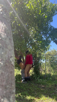 Une Cambodgienne se fait baiser dans la jungle