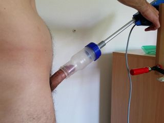 Bidonbidon2017: Makinesiyle mastürbasyon yapıyor