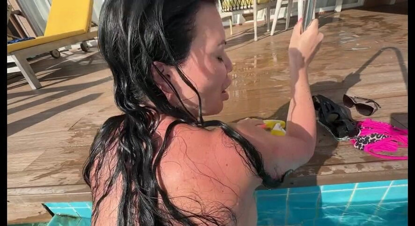Jasmine Jae: Henjutan danger di luar