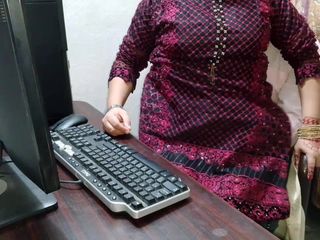 QueenbeautyQB: Indiana chefe do escritório em sexo quente com menina indiana...