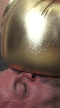Shiny Leggings Facesitting