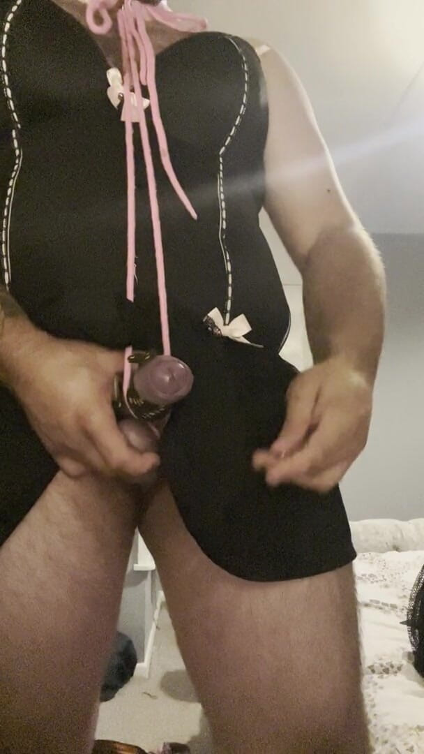 Shaun Cbt: Perhambaan zakar dan telur dengan Sissyfication