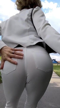 Tranny Walk & Wetting in Hot White Jeans!! Pissed!