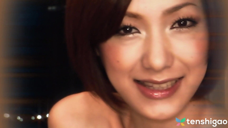 Tenshigao: いたずらな春野奈々子はコックを吸った後にザーメンを受けました