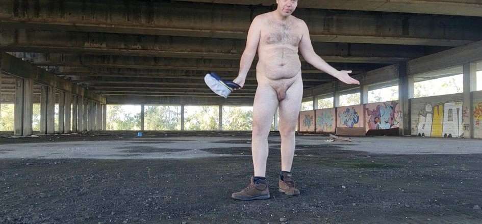 Mirko2589: Ganz nackt im freien
