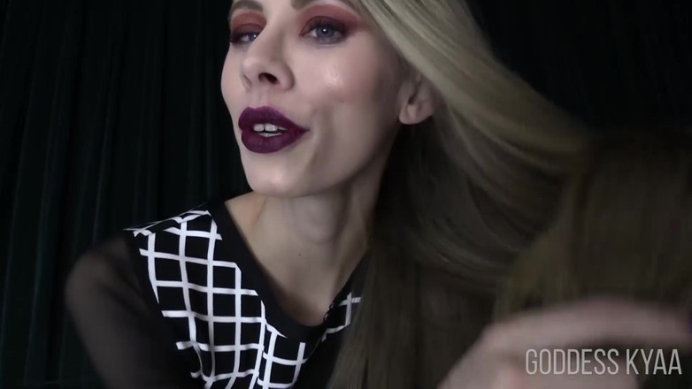 Kyaa Chimera: Obsesión por el cabello largo rubio