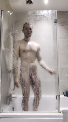 Nathan Forest: Sledujte mě ve sprše