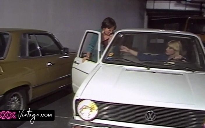 XXX-Vintage: Confort cu o altă femeie