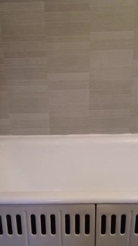 Sarışın orta yaşlı seksi kadın küvette işiyor