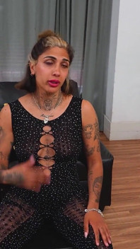 Primo Gangbang per Uno Feroce. Valeria Del Río, Sopraffatta Dai Galli in Fakings