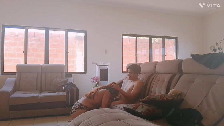 Kamila6922: Den arsch meiner schwägerin mitten im wohnzimmer gelutscht