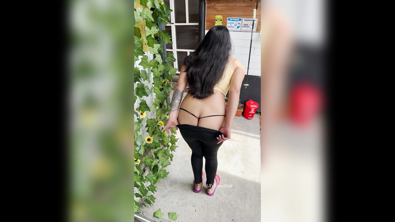 XxHomeMade: Hot girl mi mostra il suo e quasi ci beccati......