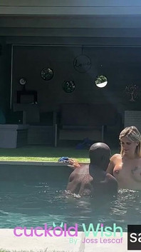 Lumacarie Gets Fuck at Swiming Pool