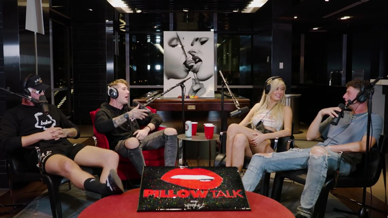 Pillow Talk: Pertemuan berganda dengan Carly Lawrence dan Joey Joy [Cakap Bantal ]