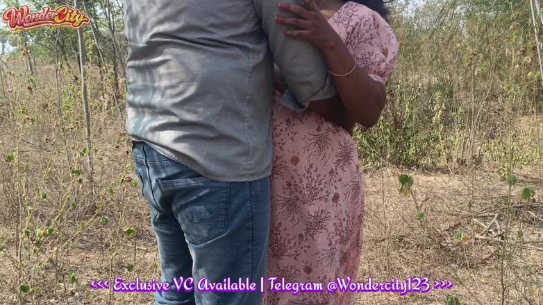 Pushpa studio: Pecho lechoso caliente en selva al aire libre