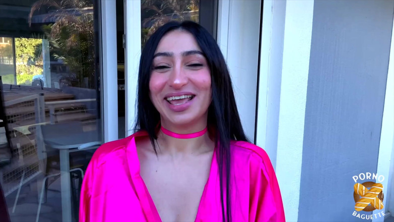 Porno Baguette: Didi, cu sânii ei mari, este futută de două pule