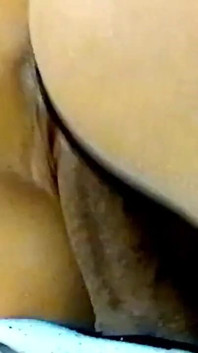 La sexy milf bionda kyla keys fa un bel pompino salivoso
