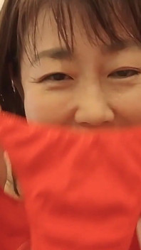 Japanese MILF Changing Clothes Video