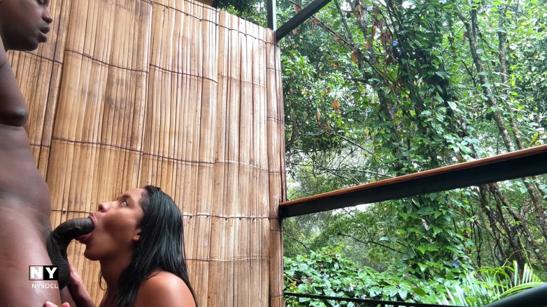 Nysdel: Doğanın ortasında orgazm