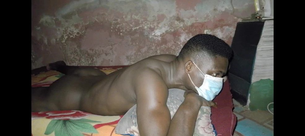 Masturbator emmy: Bobby Johnson preferă futaiul în pat