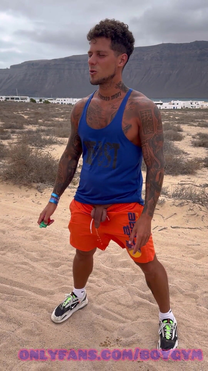 BoyGym: Vaper a Piss na pláži