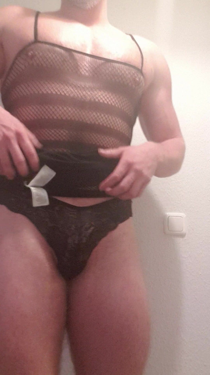 Leon fag boy: Leon zeigt seinen körper und seinen boyclitt