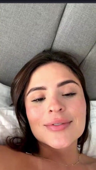 J’aime Me Faire Baiser Quand Je Suis Au Lit Juste Après Mon Réveil