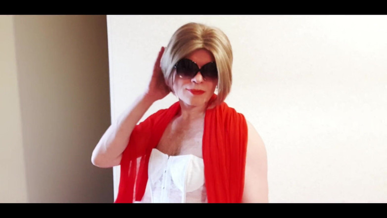 Sissy Stella: Elegantní sissy v podpatcích a sexy černé punčochy