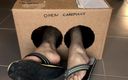 Manly foot: Överraskning leverans serie - slitna Flip Flops - stringtrosor - Stora manliga fötter...